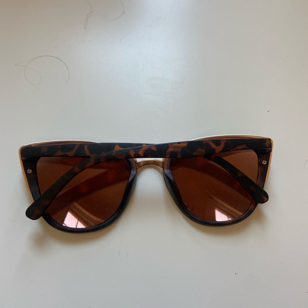 sunglasses - Picture 2 of 2